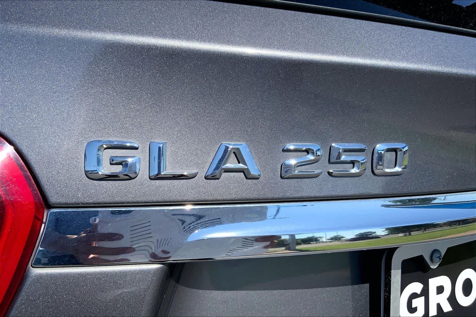 Used 2016 Mountain Gray Metallic Mercedes-Benz GLA 250 image 10
