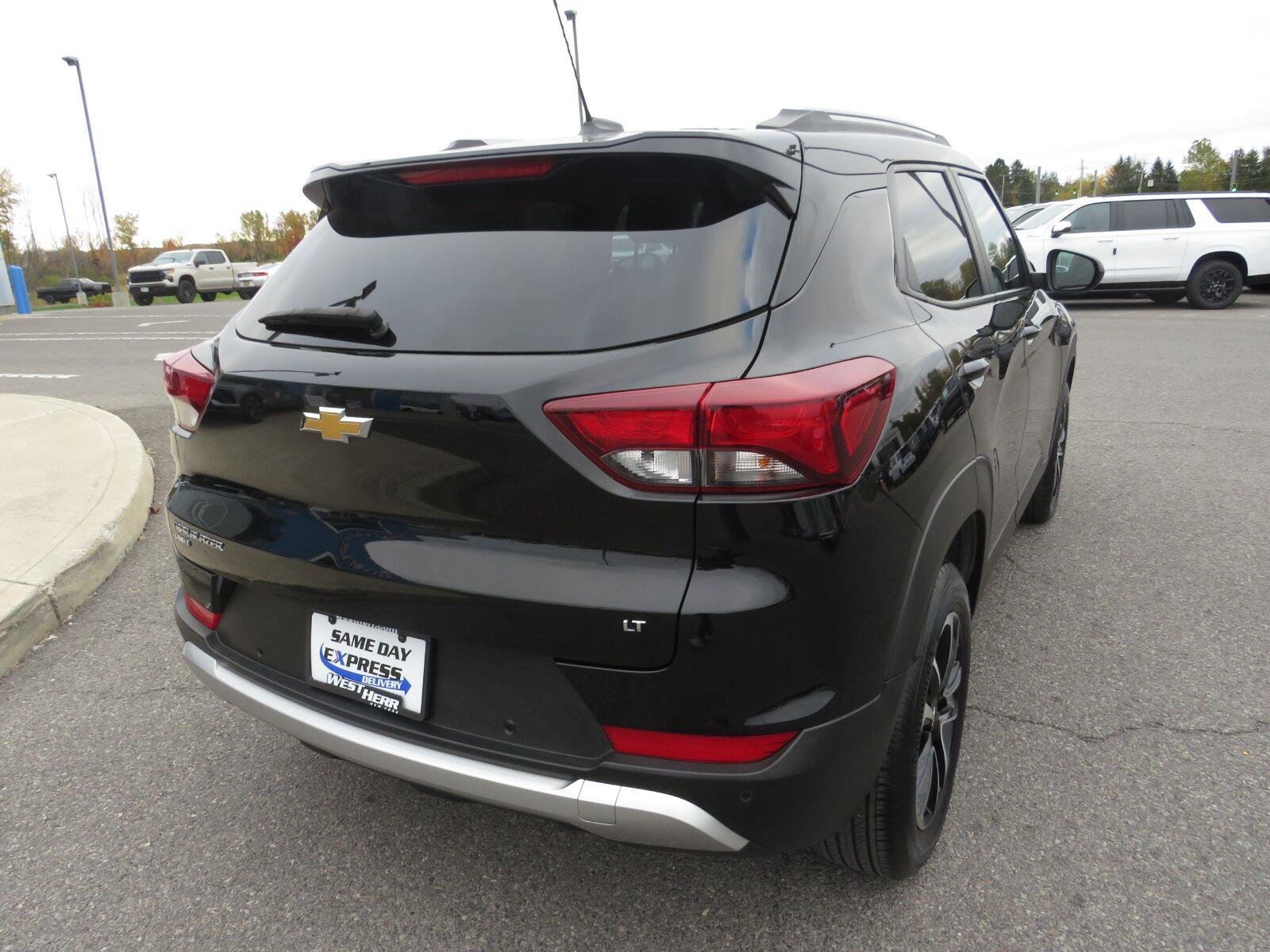 Used 2024 Mosaic Black Metallic Chevrolet LT image 8