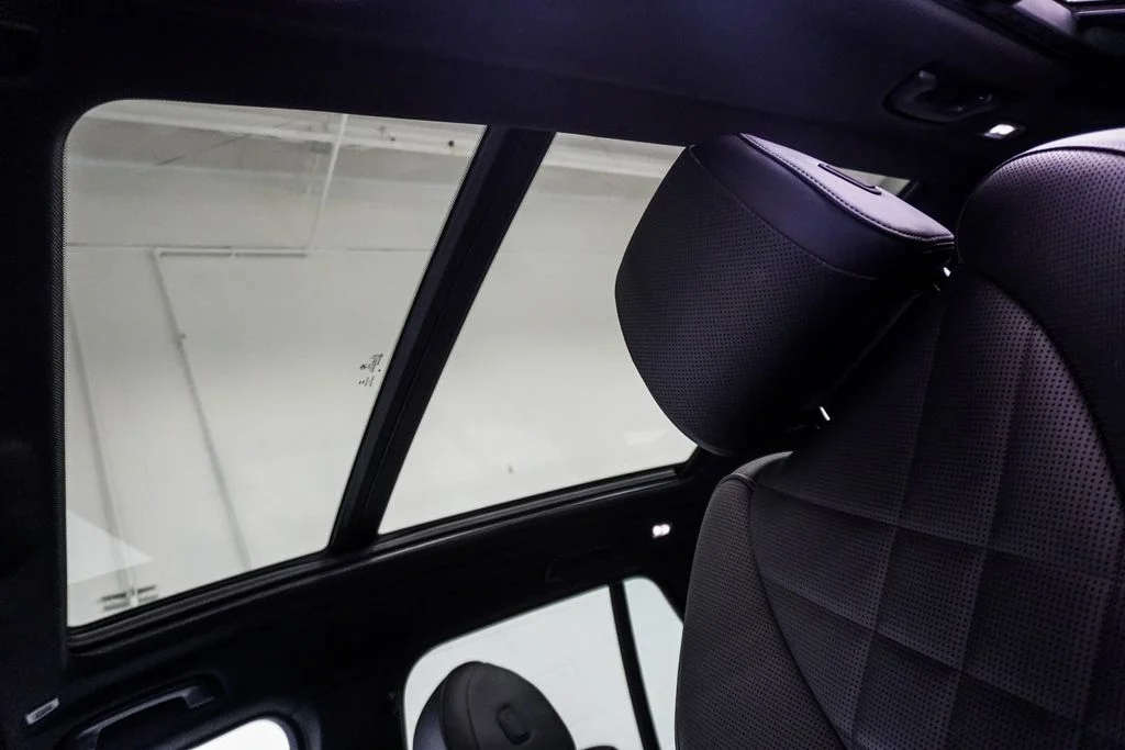 Used 2023 White BMW sDrive40i image 8