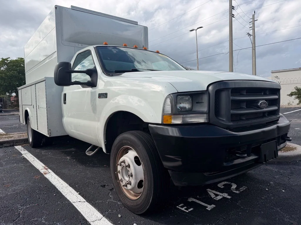 Used 2003 White Ford Super Duty Line image 3