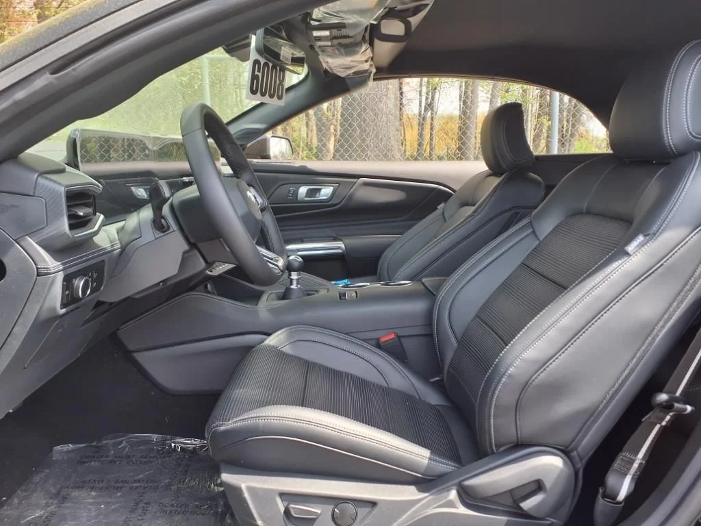 2025 Ford Mustang GT Premium Convertible - Photo 10
