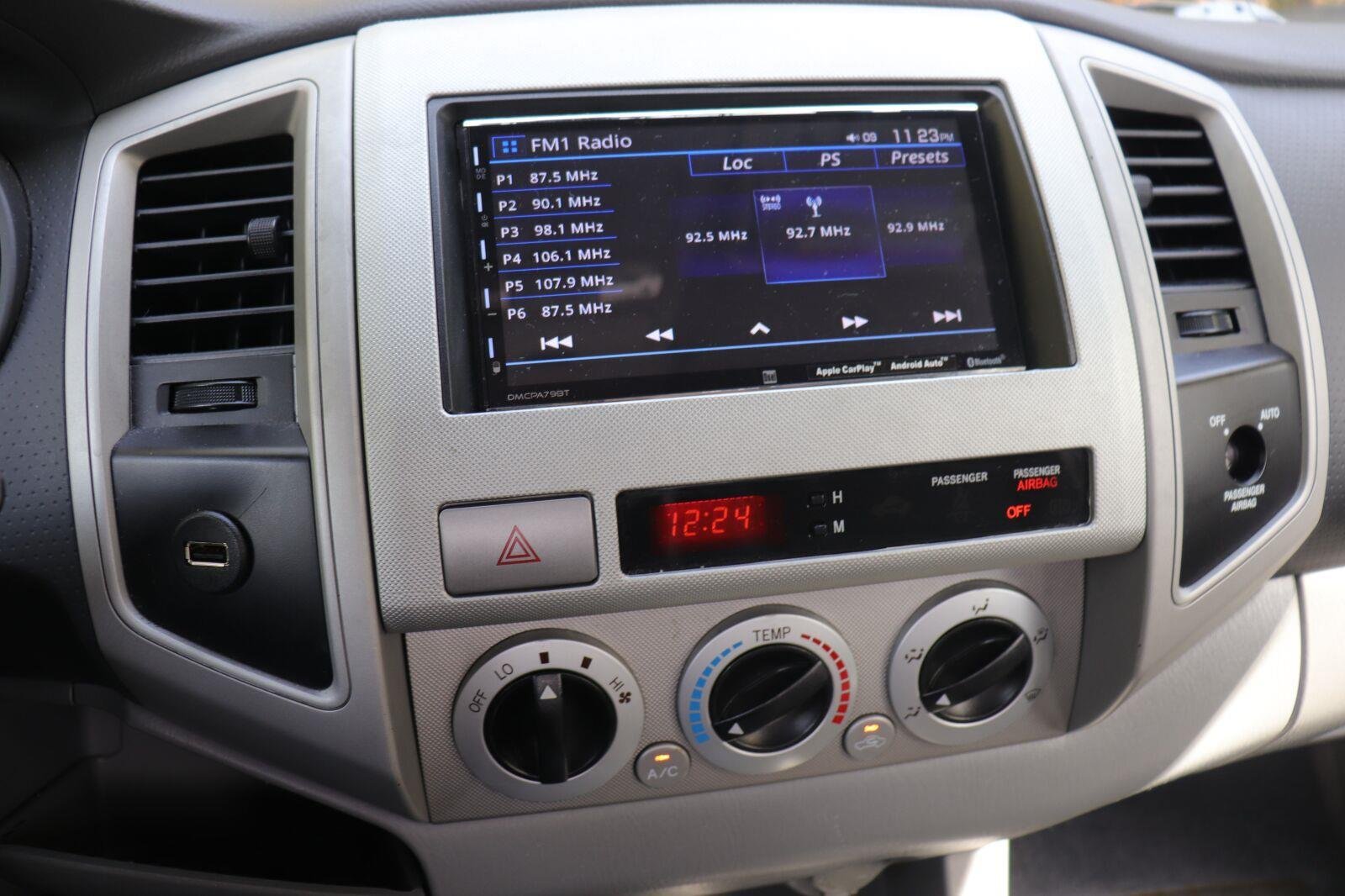 Used 2008 Silver Streak Mica Toyota Base image 23