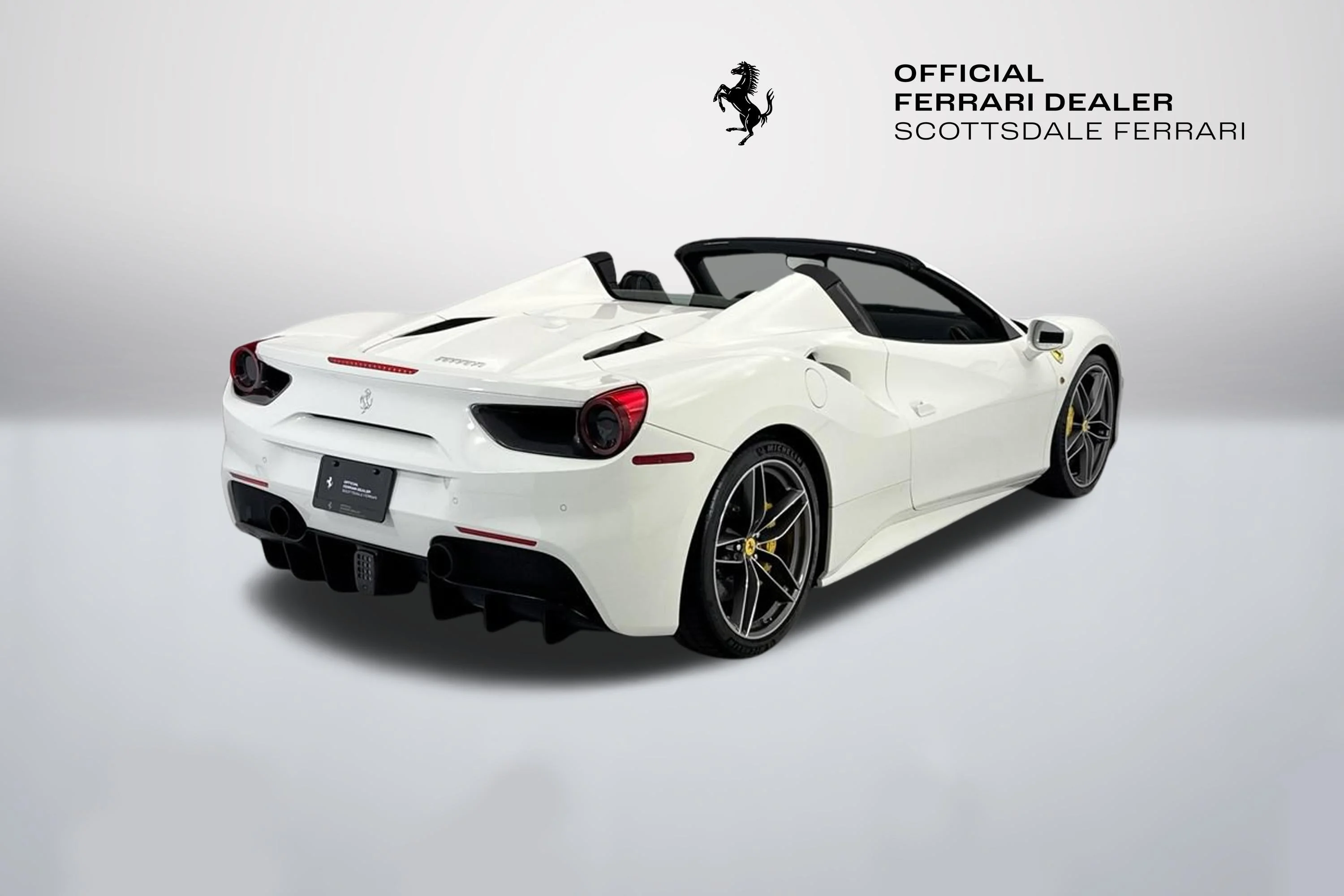 Used 2018 Bianco Avus Ferrari  image 5
