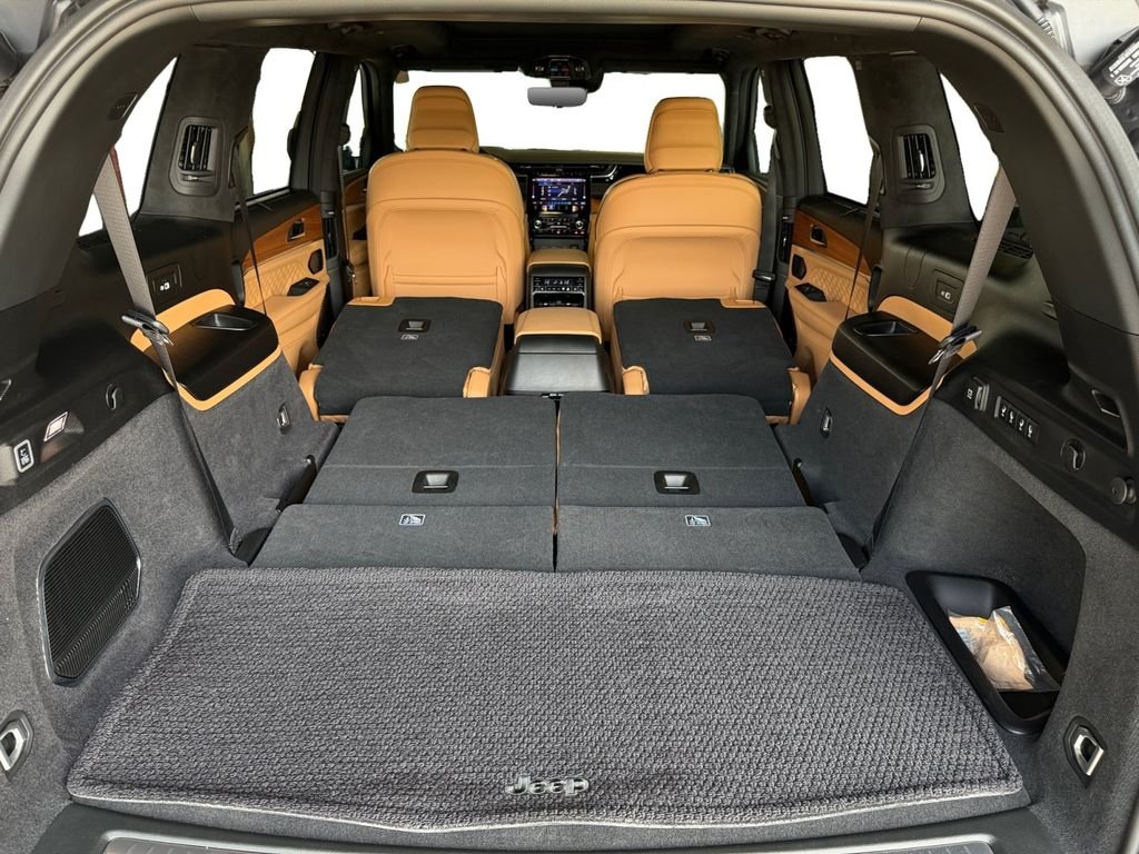 Used 2025 Gray Jeep Summit image 28
