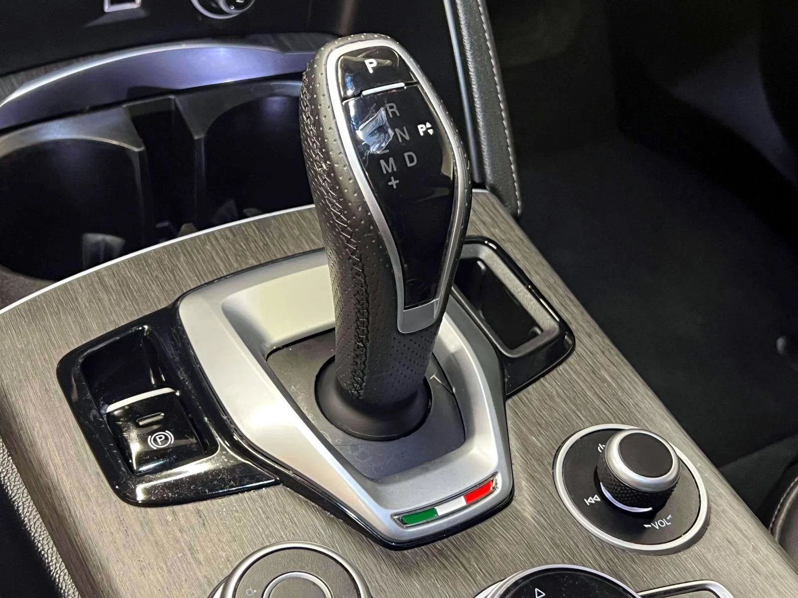 Used 2023 Alfa White Alfa Romeo Ti image 27