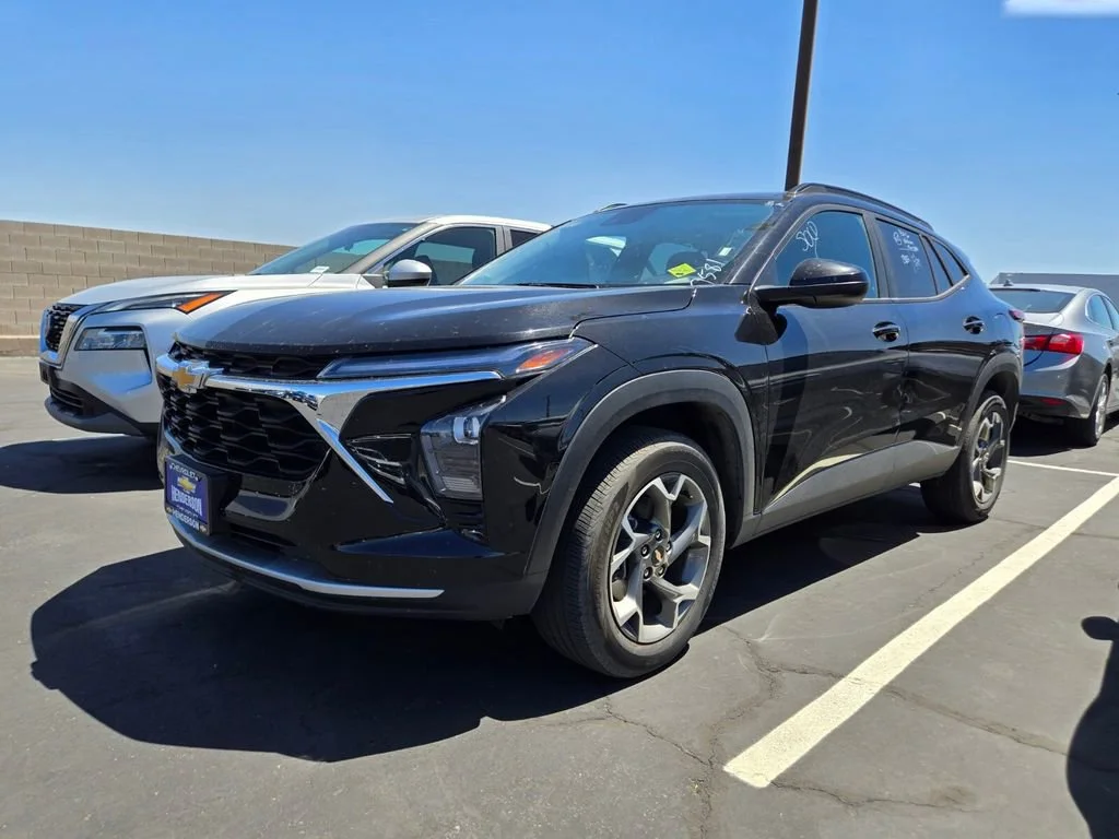 Used 2025 Mosaic Black Metallic Chevrolet LT image 2