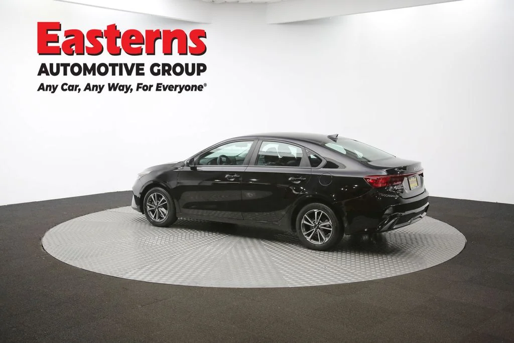 Used 2022 Black Kia LXS image 59
