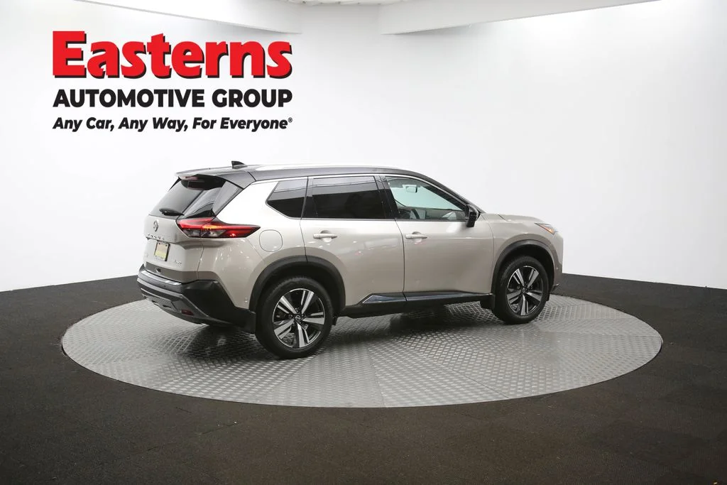 Used 2023 Silver Nissan SL image 43