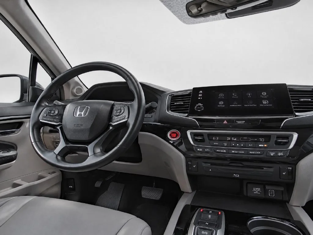 Used 2021 White Honda Touring image 38