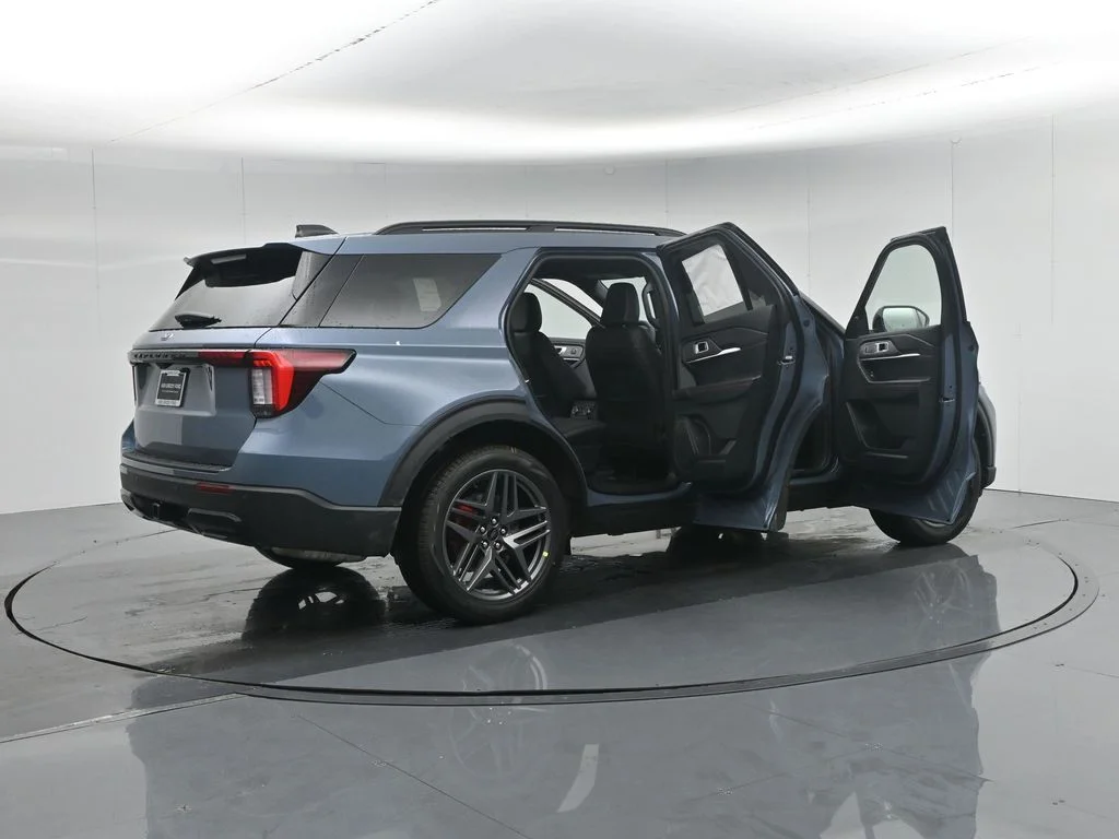 New 2026 Vapor Blue Metallic Ford ST-Line image 5