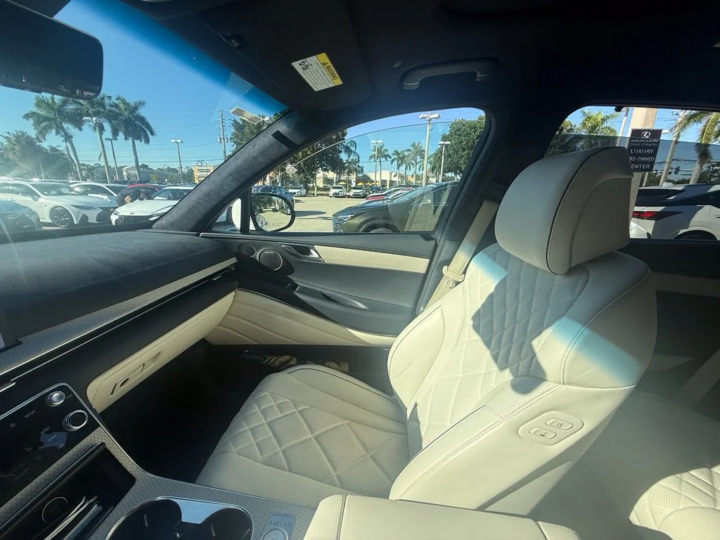 Used 2025 White Genesis 3.5T Prestige image 29