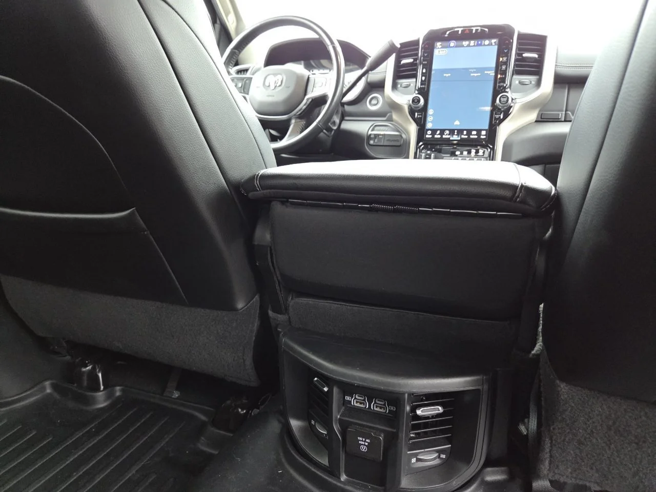 Used 2023  Ram Laramie image 24