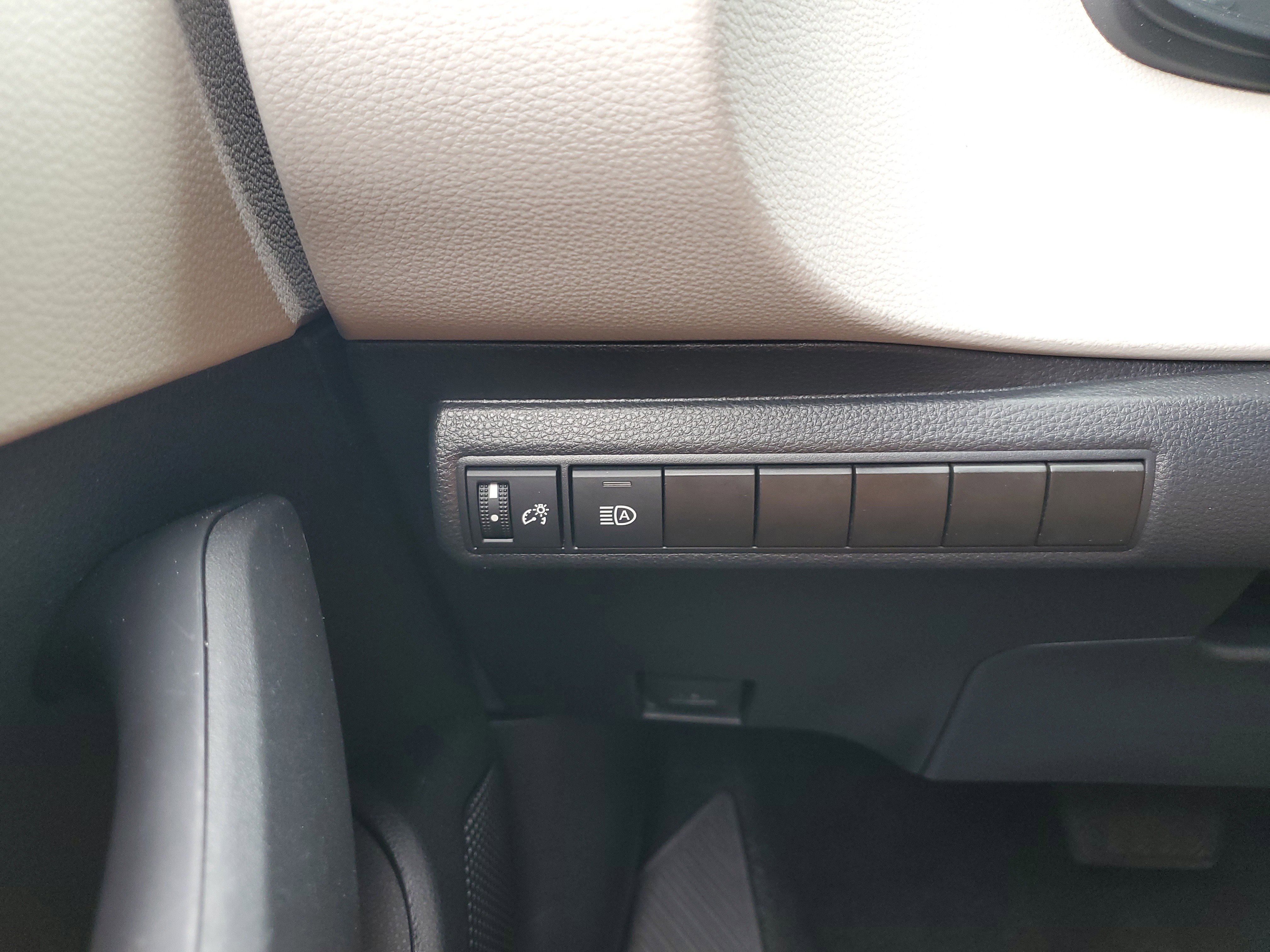 Used 2022  Toyota LE image 30