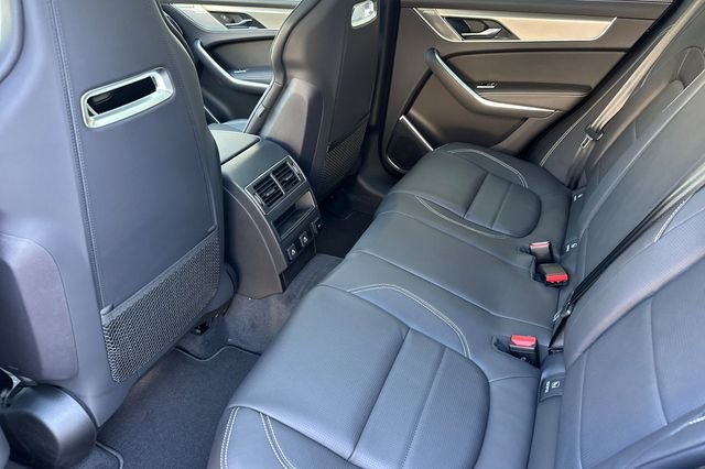 New 2026 Santorini Black Jaguar P250 R-Dynamic S image 11