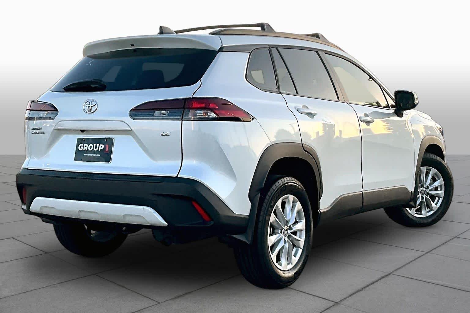 Used 2026 Wind Chill Pearl Toyota LE image 13