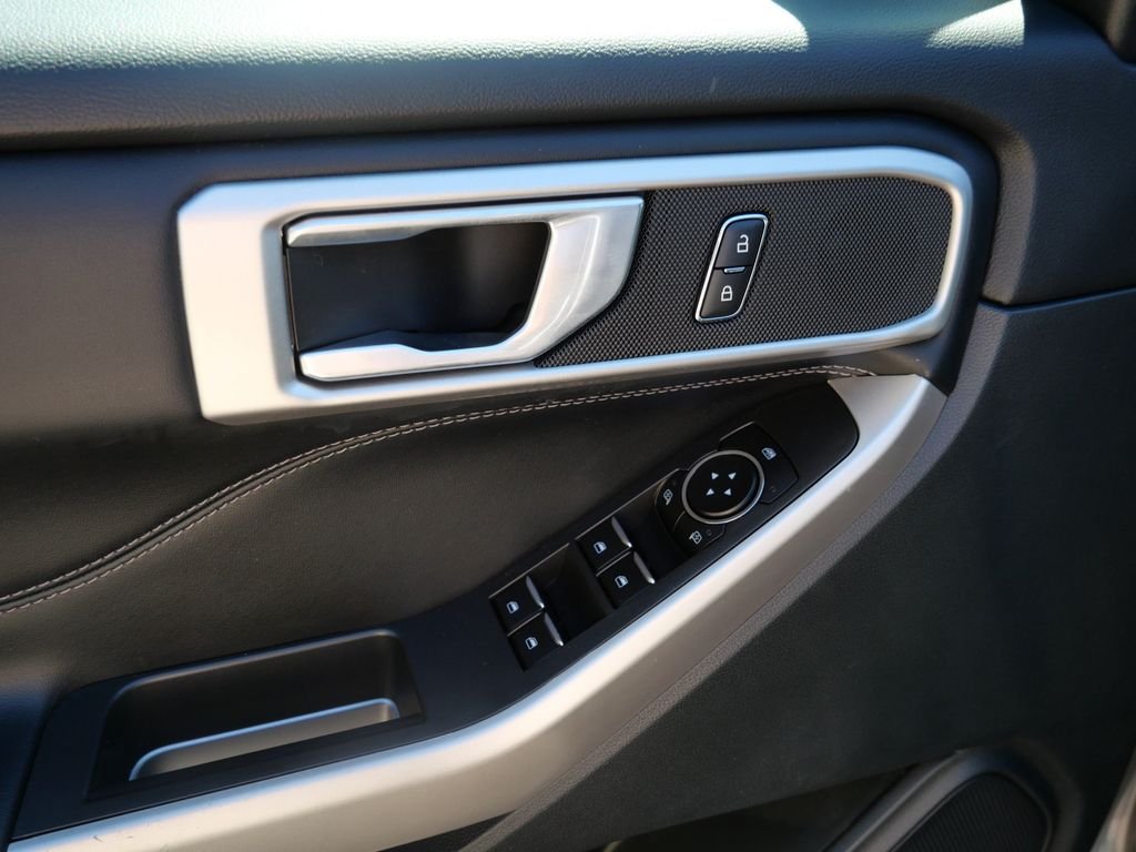 Certified Used 2022 Gray Ford XLT image 25