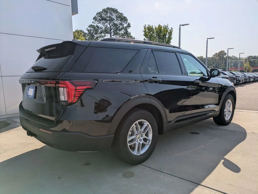 New 2026 Agate Black Metallic Ford Active image 4