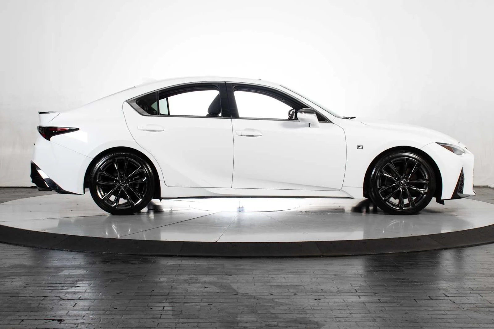 Used 2024 Ultra White Lexus F SPORT image 8