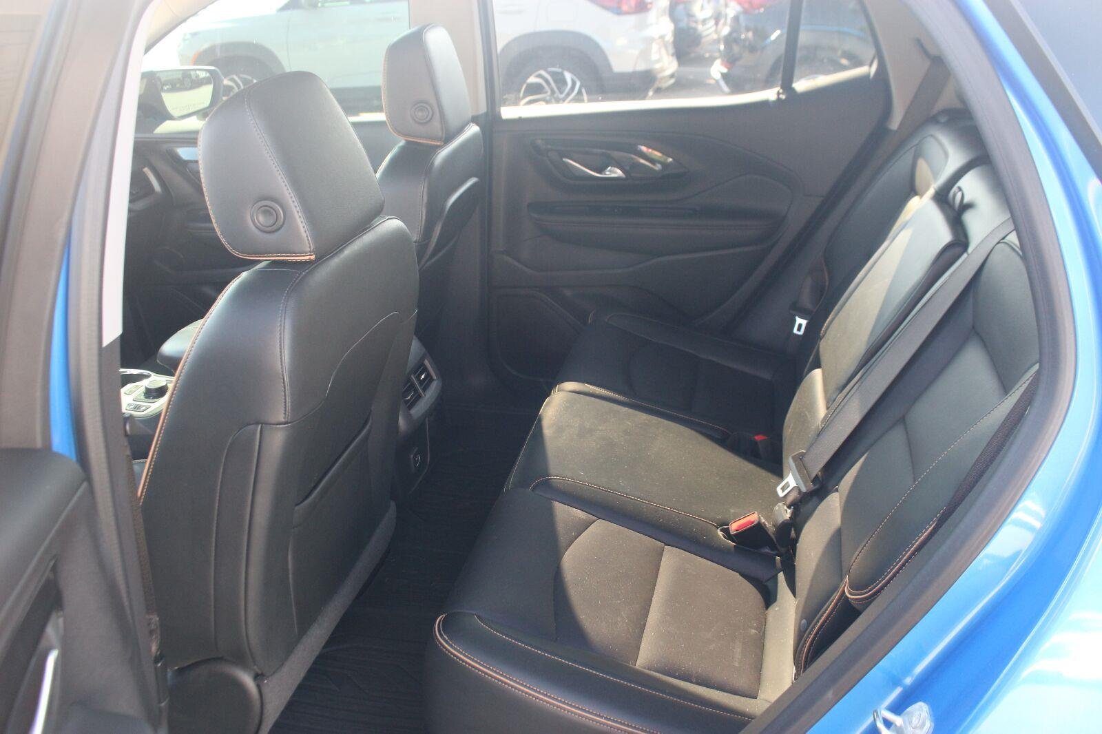 Used 2024 Riptide Metallic GMC AT4 image 36