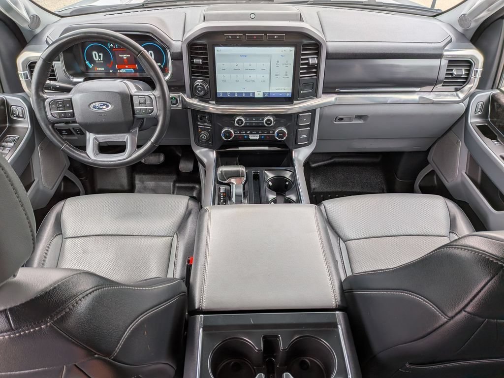 Used 2023 Silver Ford Lariat image 4
