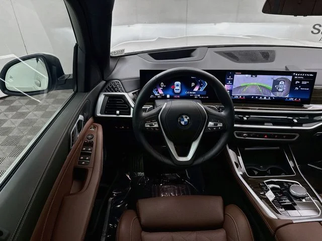 Used 2024 White BMW xDrive40i image 23
