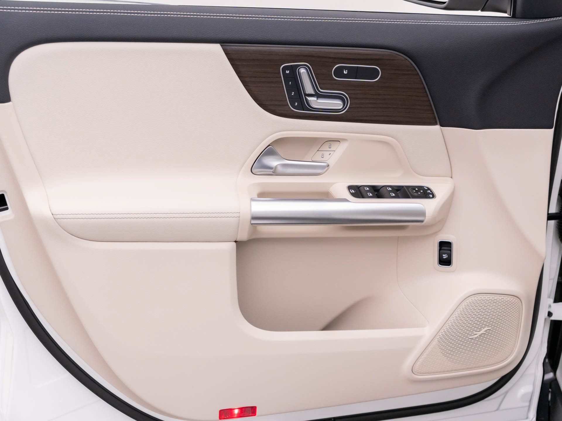 New 2026 Polar White Mercedes-Benz GLA 250 image 54