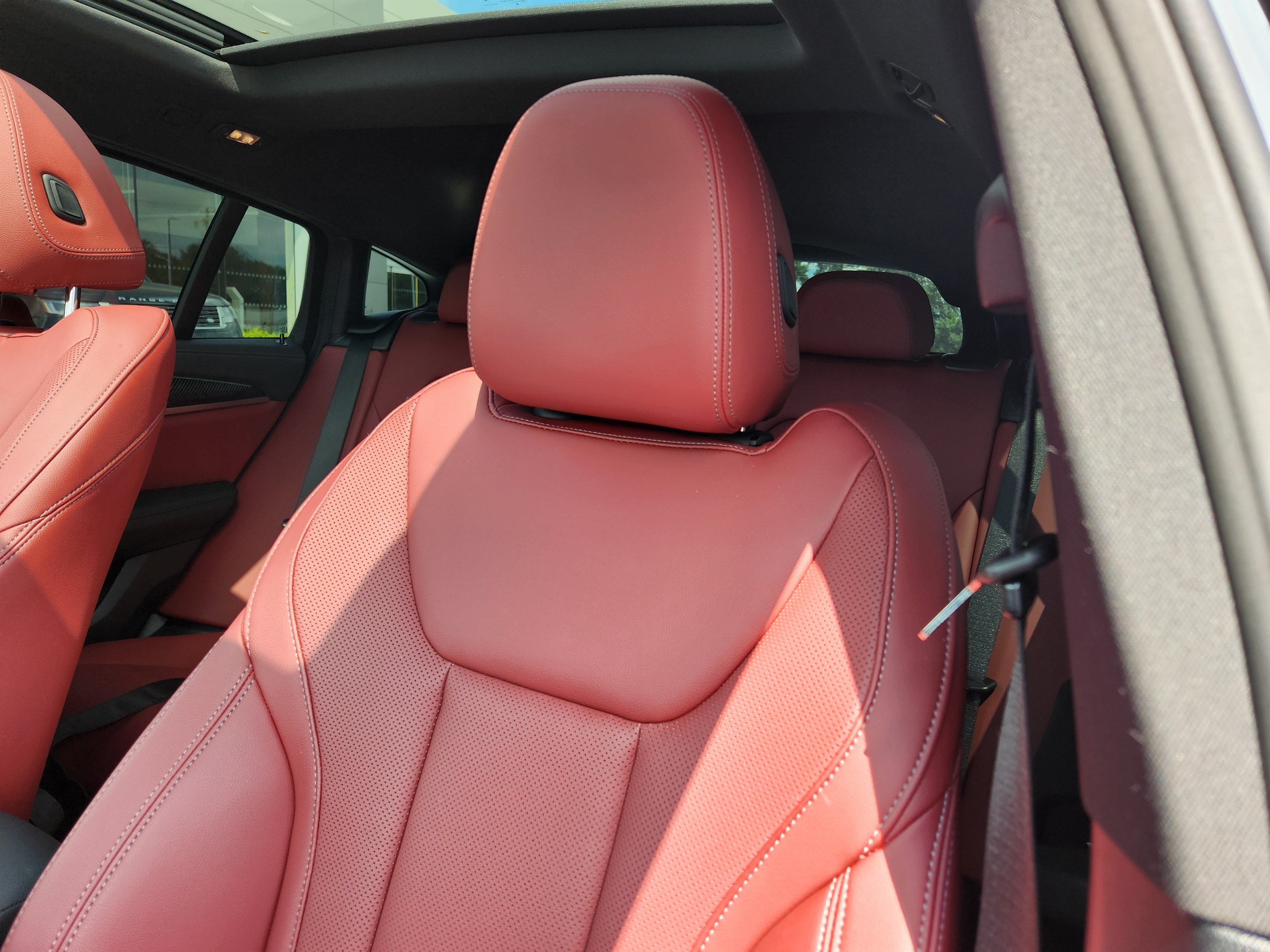 Used 2024  BMW  image 11