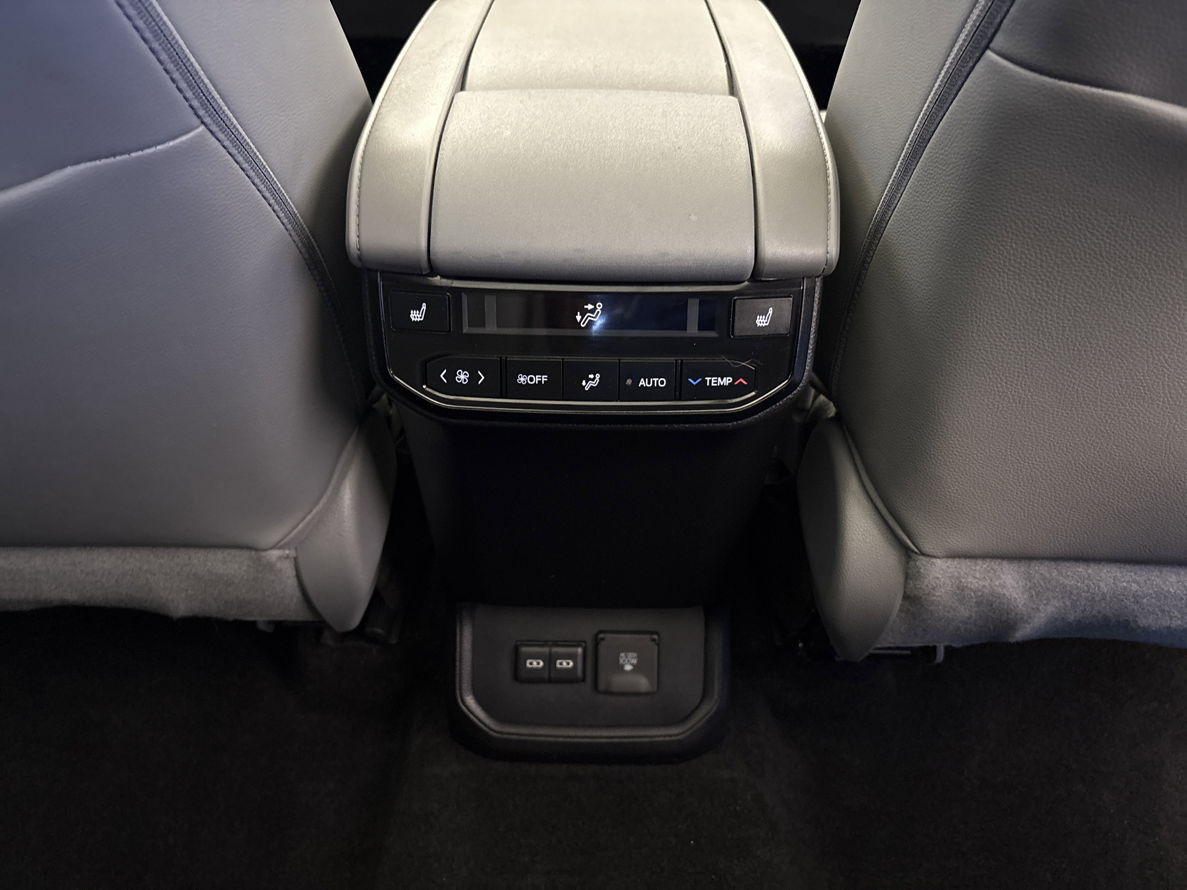 Used 2023 Celestial Silver Metallic Toyota Platinum image 27