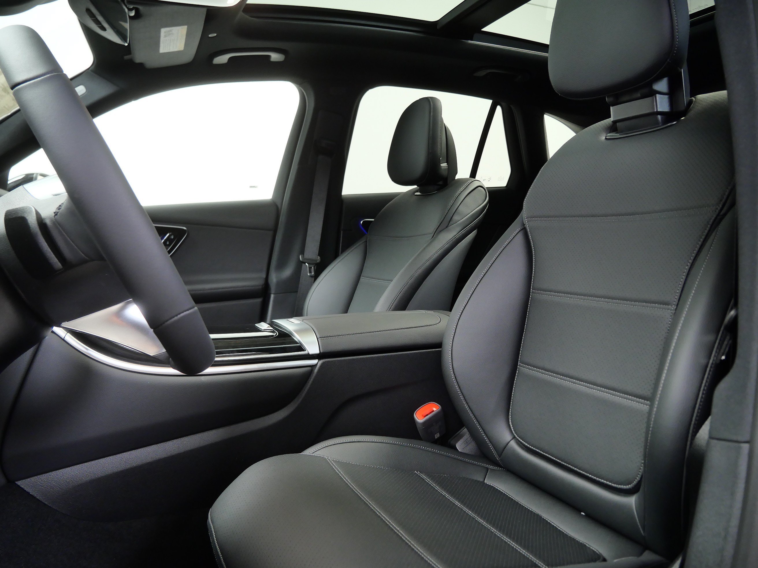 New 2026 Black Mercedes-Benz GLC 300 image 9