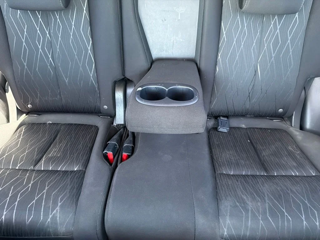 Used 2020  Mitsubishi SE image 19
