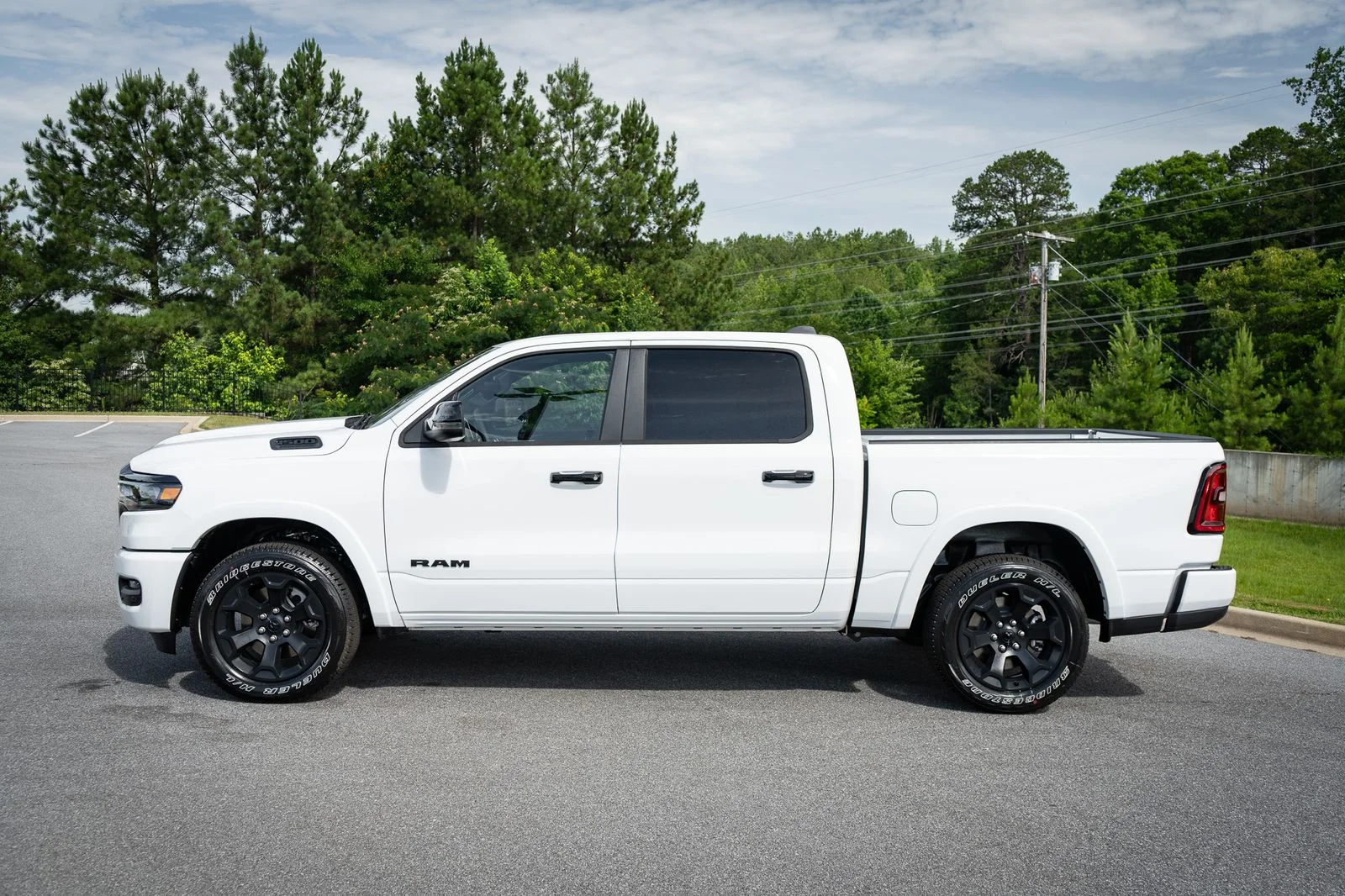 New 2026 Bright White Clear-Coat Exterior Paint RAM Big Horn/Lone Star image 5