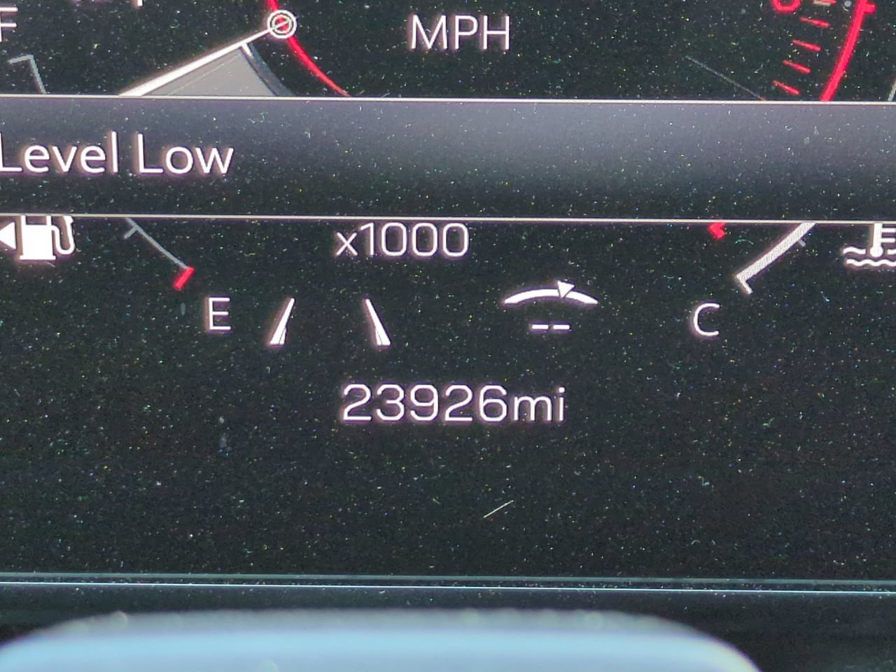 Used 2025 Sterling Metallic GMC Elevation image 28