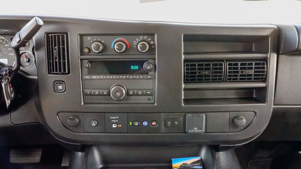 Used 2025 Summit White GMC LT image 16