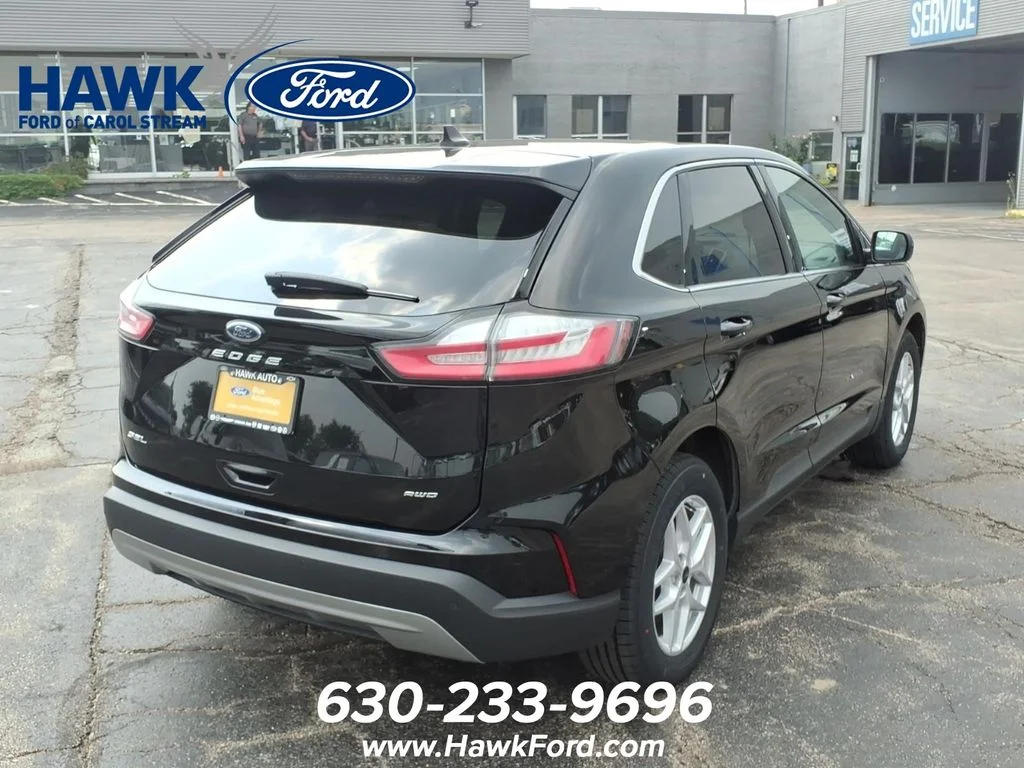 Used 2024 Black Ford SEL image 7