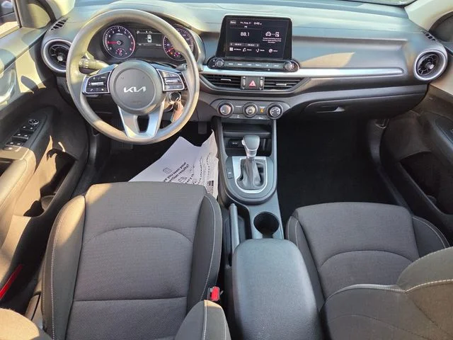 Used 2023 Black Kia LXS image 7