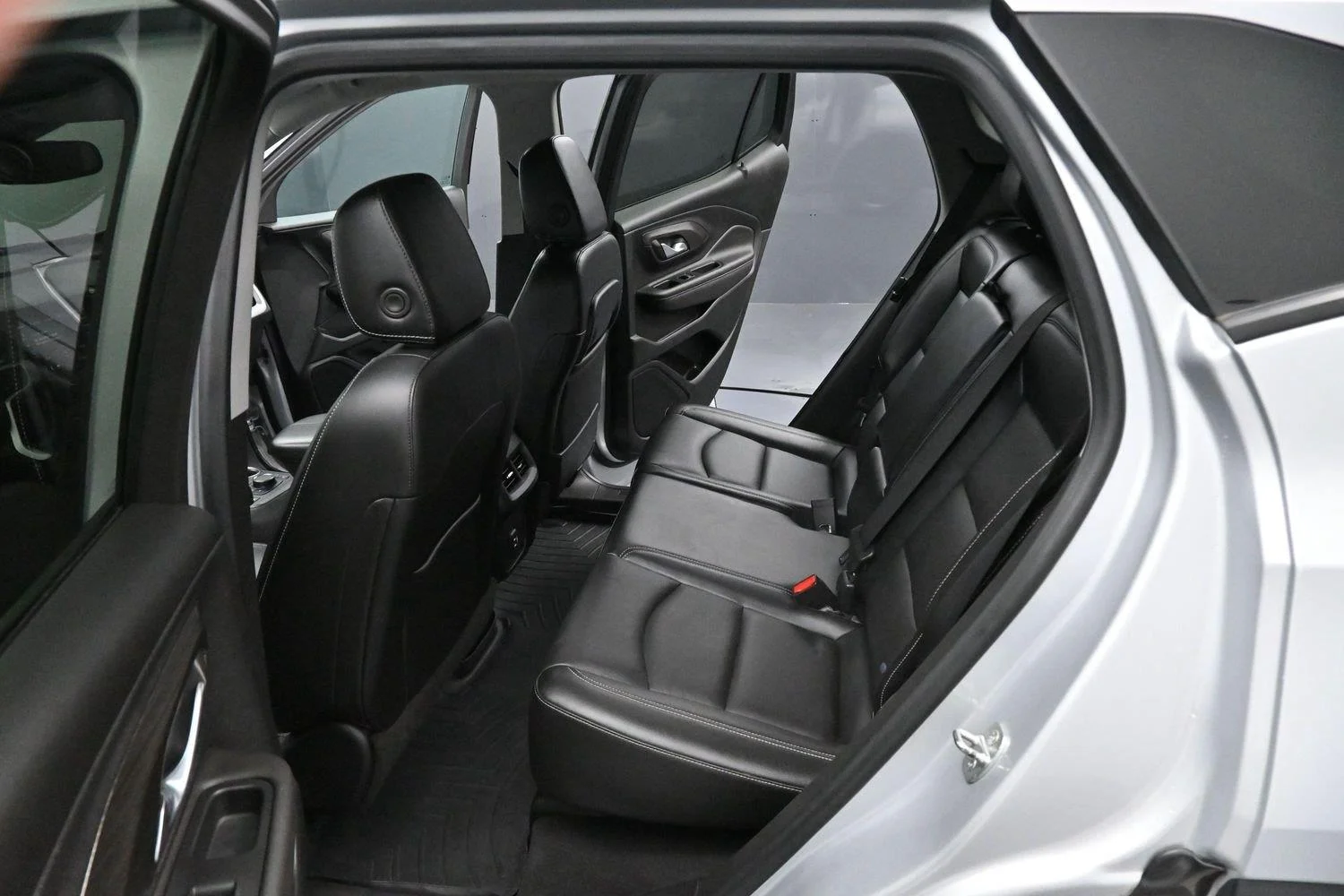 Used 2022 QUICKSILVER METALLIC GMC SLT image 30