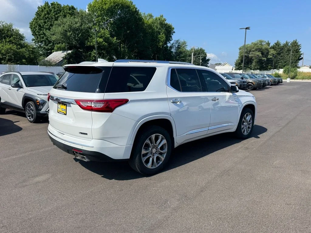 Used 2018 Beige Chevrolet Premier image 3