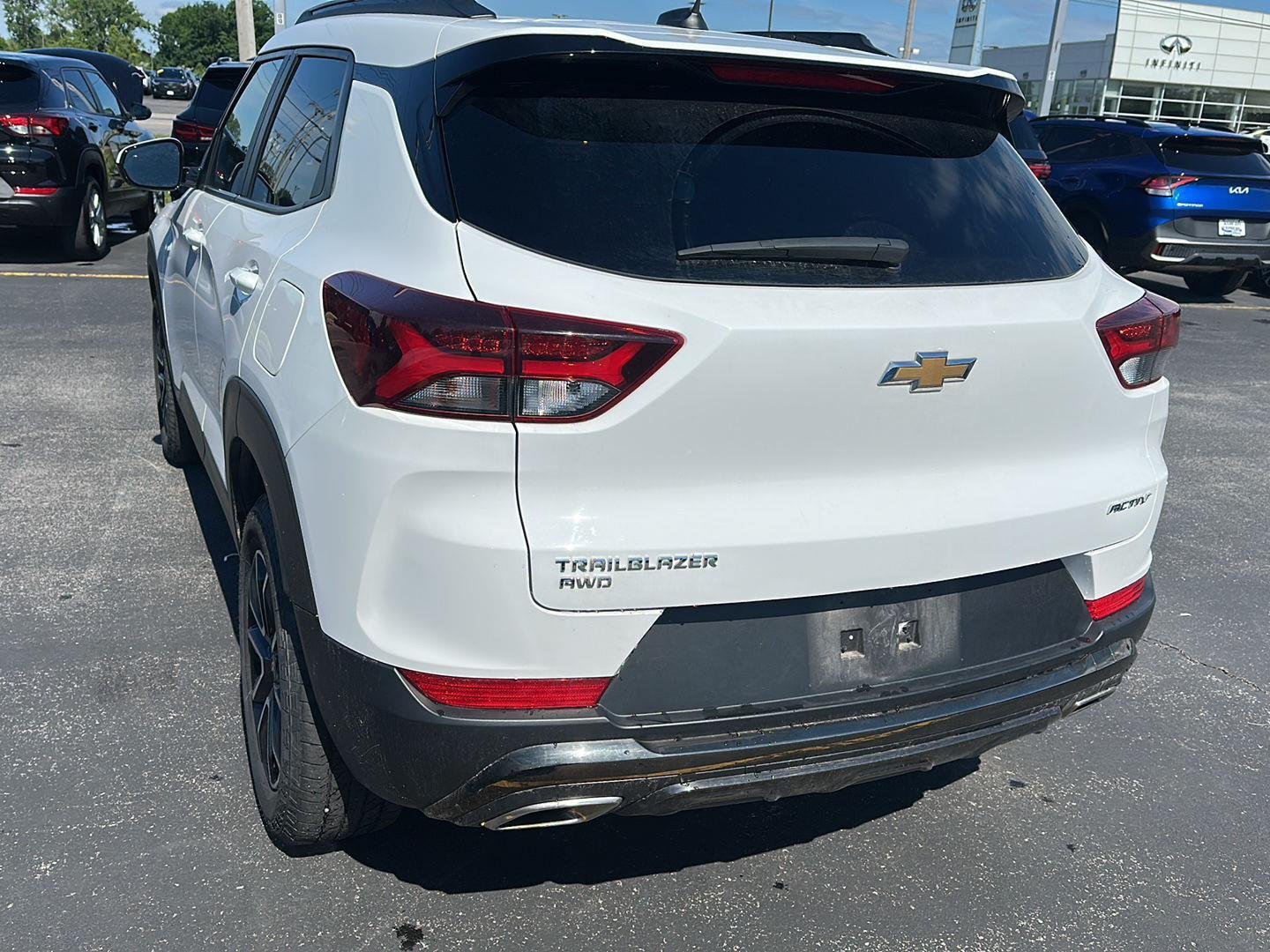 Used 2023 Summit White Chevrolet ACTIV image 4