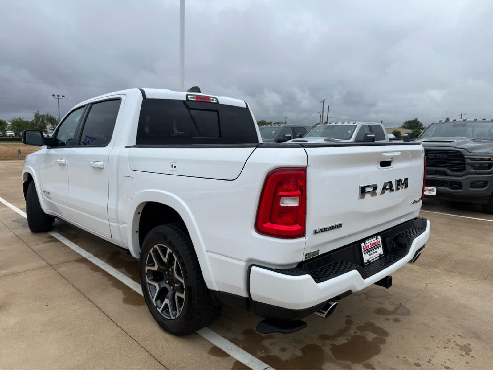 Used 2025 Bright White Clearcoat Ram Laramie image 10