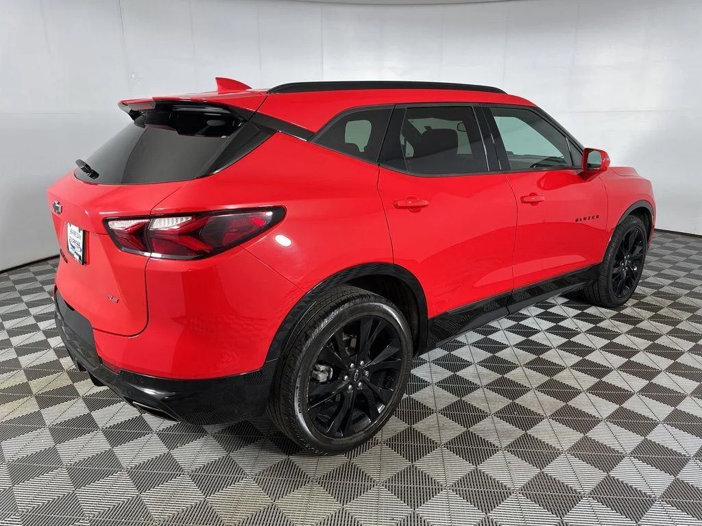 Used 2019 Red Hot Chevrolet RS image 30