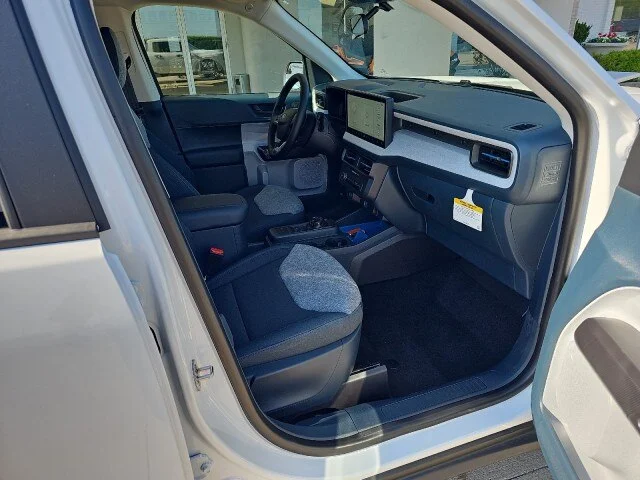 New 2026 Oxford White Ford XLT image 29