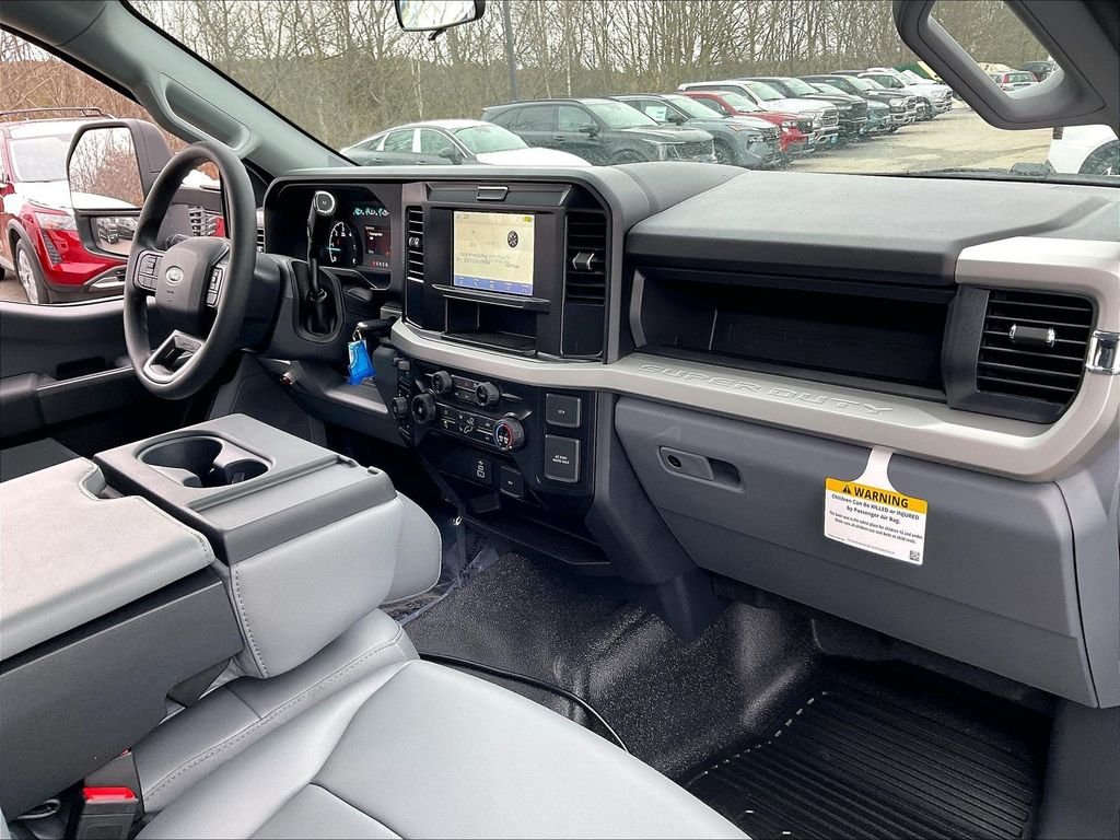 2026 Ford F-350 Super Duty Chassis Cab XL - Photo 9