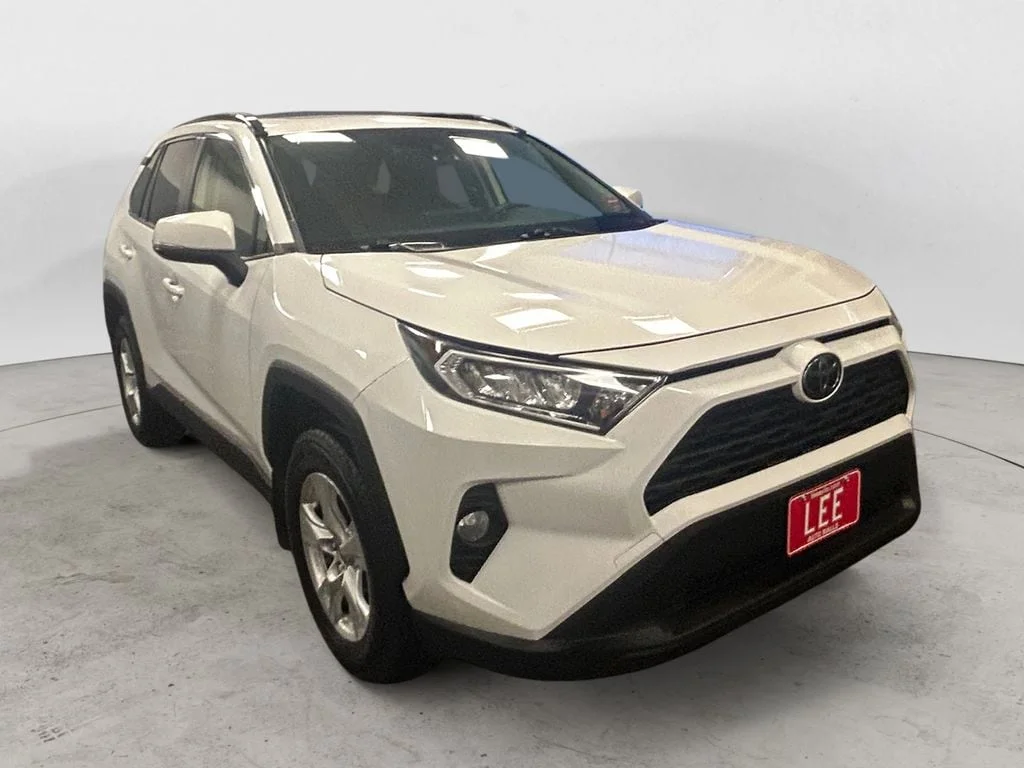 Used 2020 Super White Toyota XLE image 8