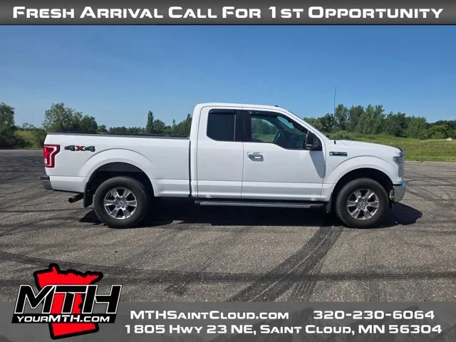 Used 2017 White Ford XLT image 1