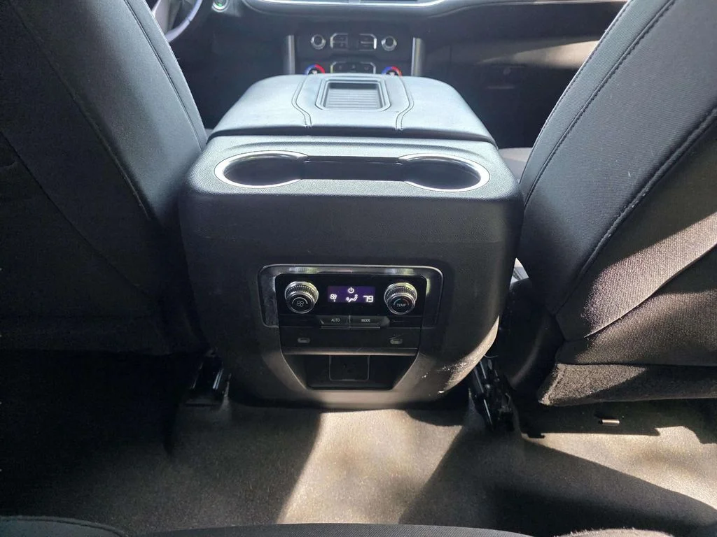 Used 2021 Black GMC SLE image 9