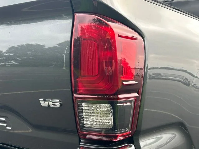 Used 2019 Gray Toyota SR5 image 10