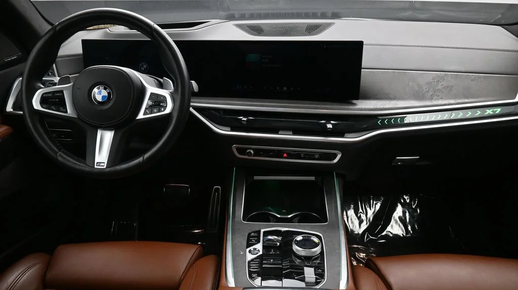 Certified Used 2025 Green BMW xDrive40i image 4