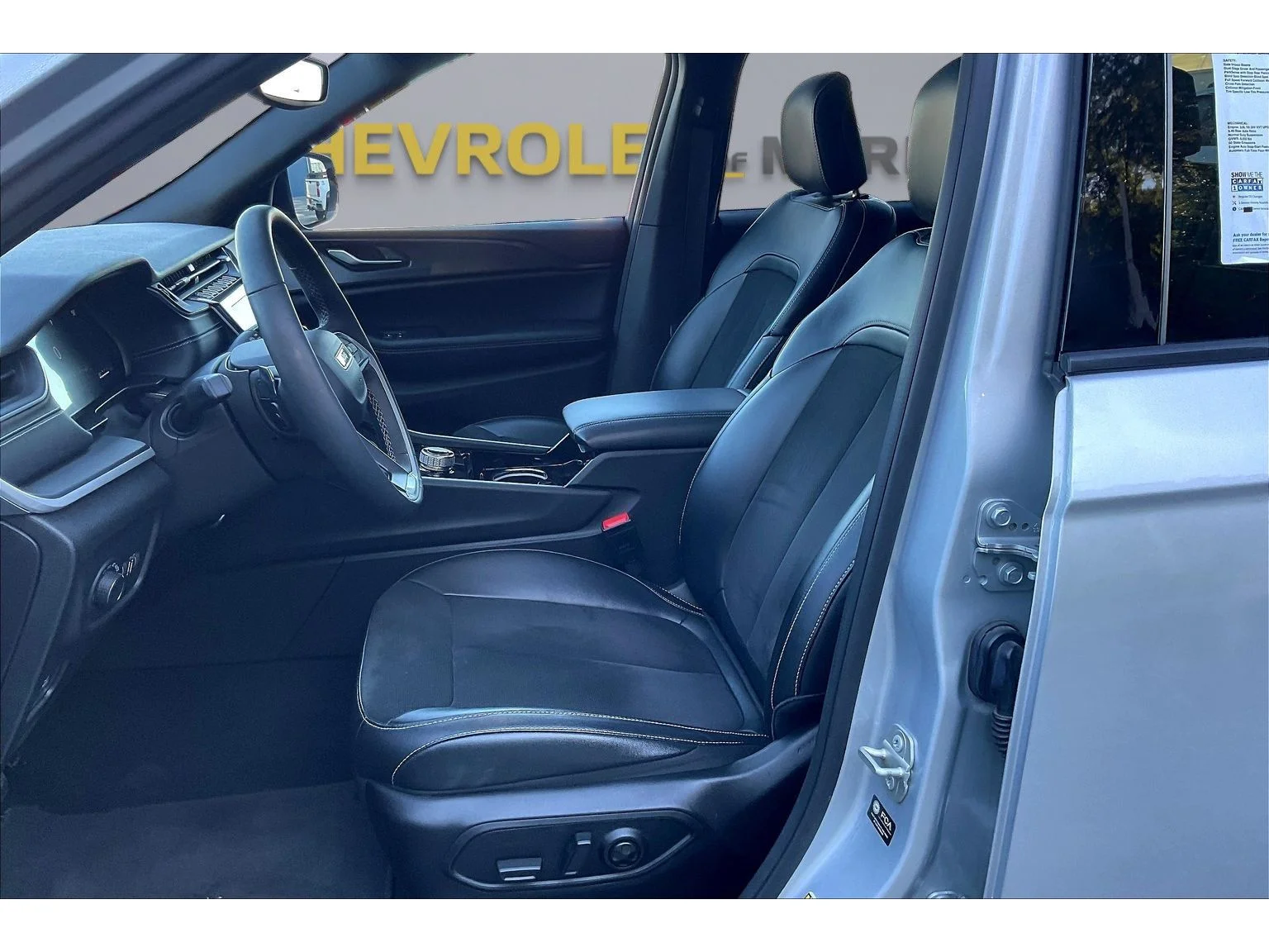 Used 2023 Silver Jeep Altitude image 17