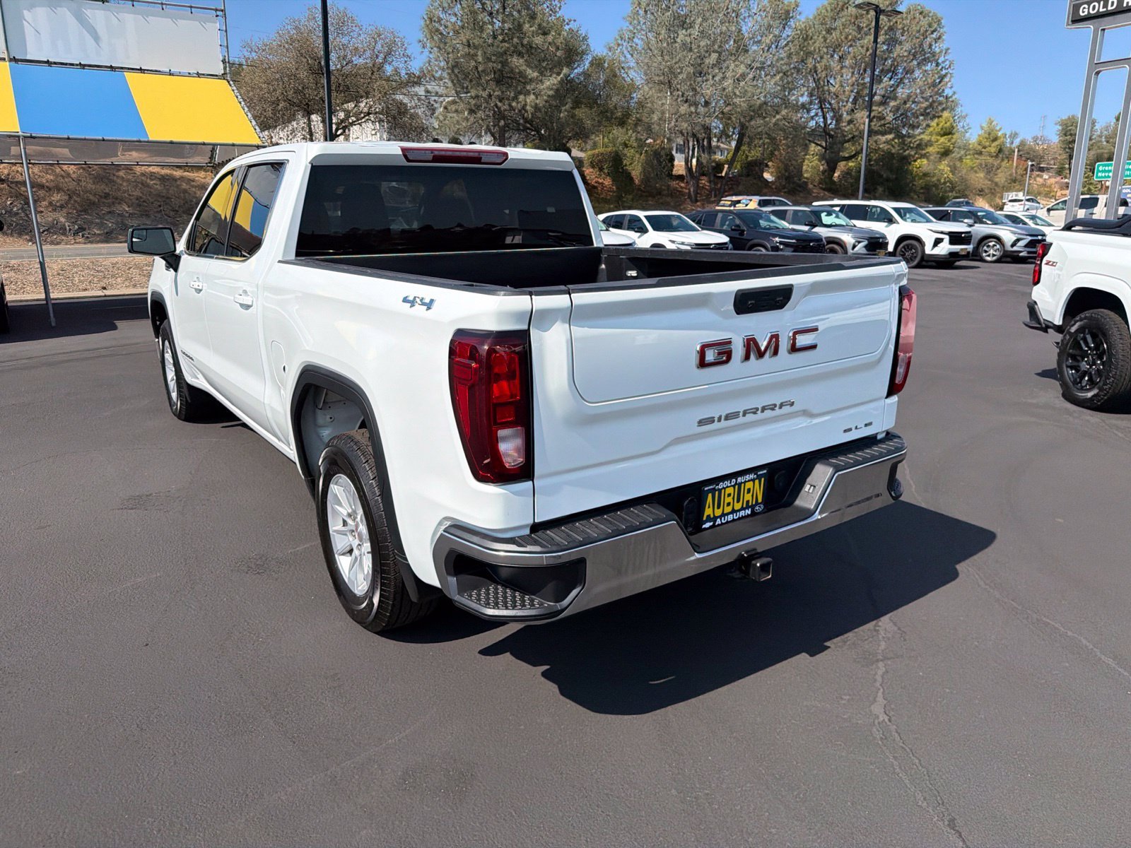 Used 2024 Summit White GMC SLE image 4