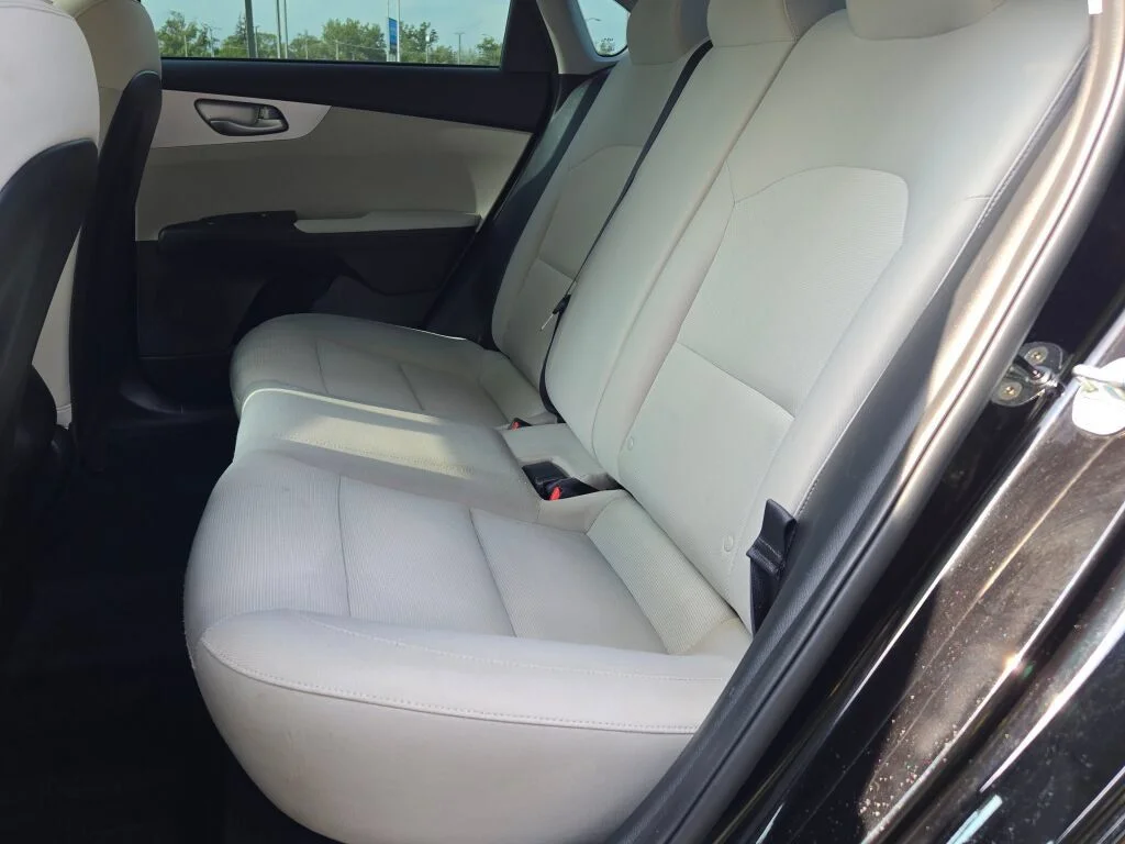 Used 2023 Black Kia LXS image 15